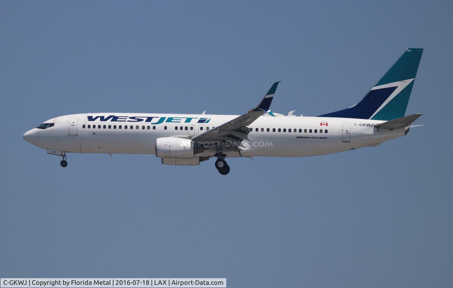 C-GKWJ, 2005 Boeing 737-8CT C/N 34151, West Jet