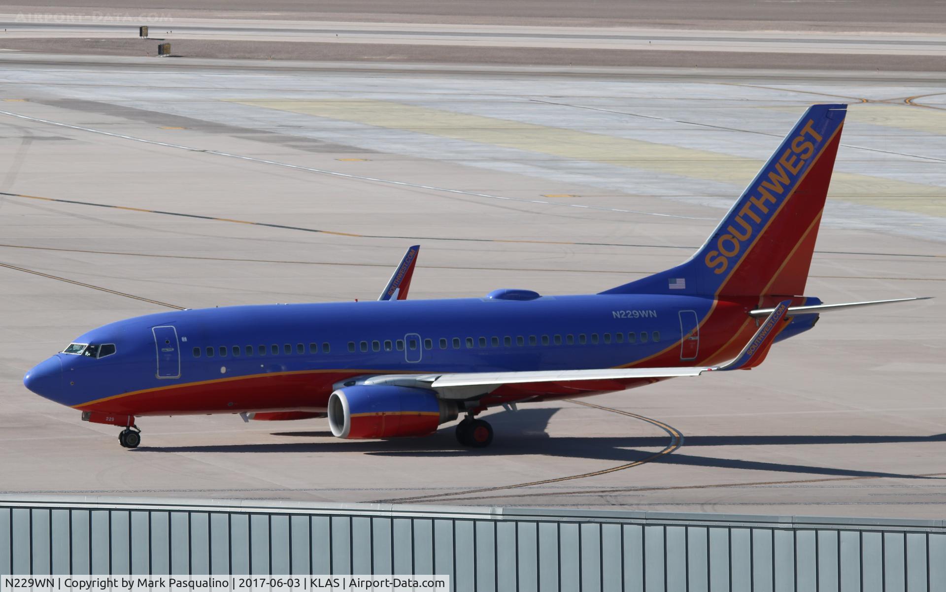 N229WN, 2006 Boeing 737-7H4 C/N 32498, Boeing 737-700