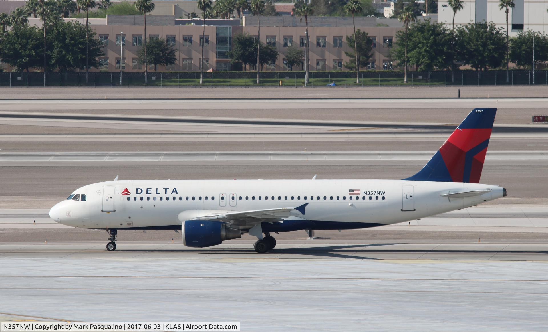 N357NW, 1998 Airbus A320-212 C/N 830, Airbus A320