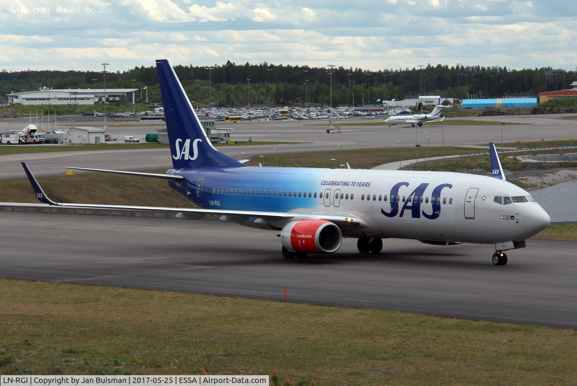 LN-RGI, 2014 Boeing 737-86N C/N 35646, SAS 70 years livery
