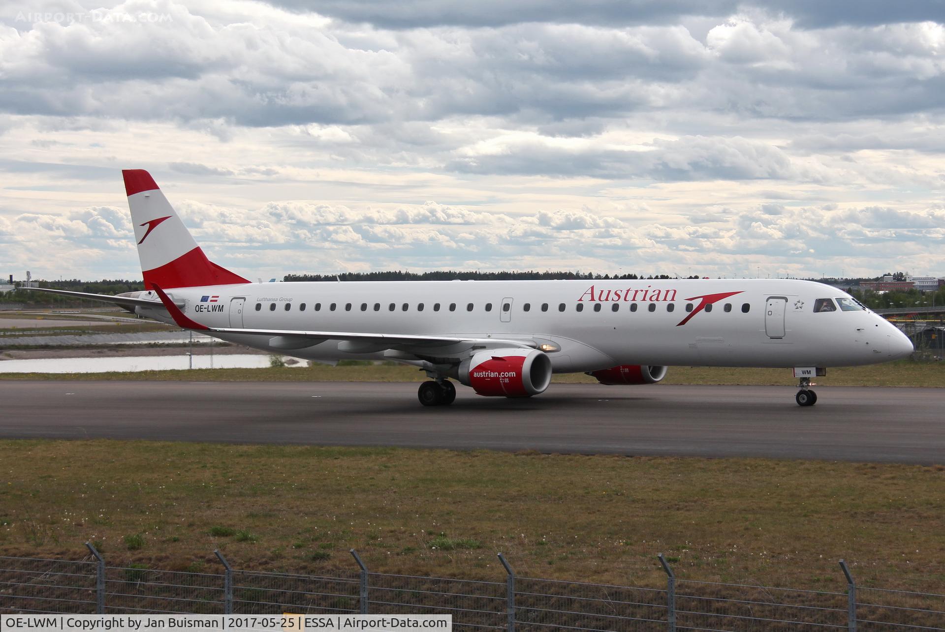 OE-LWM, 2012 Embraer 195LR (ERJ-190-200LR) C/N 19000542, Austrian Airlines