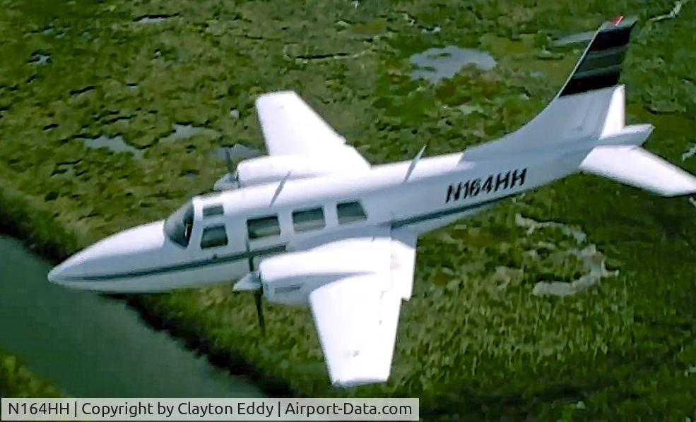 N164HH, 1969 Smith Aerostar 600 C/N 60-0012, Piper Aerostar 600, air to air, (not my pic).