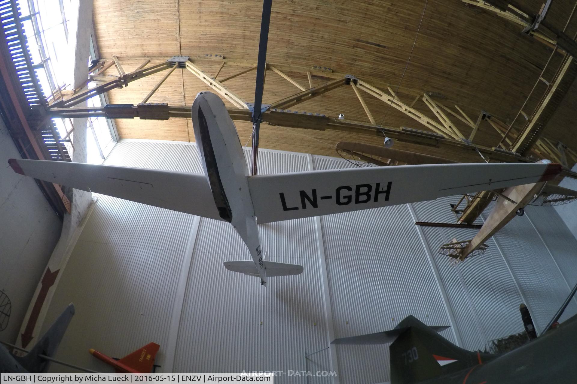LN-GBH, Scheibe Bergfalke II/55 C/N 203, At the Flyhistorisk Museum in Stavanger