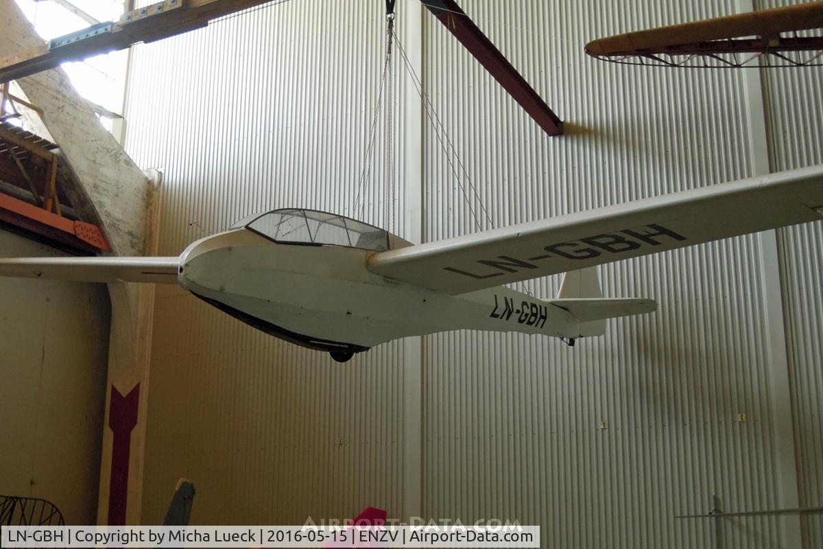 LN-GBH, Scheibe Bergfalke II/55 C/N 203, At the Flyhistorisk Museum in Stavanger
