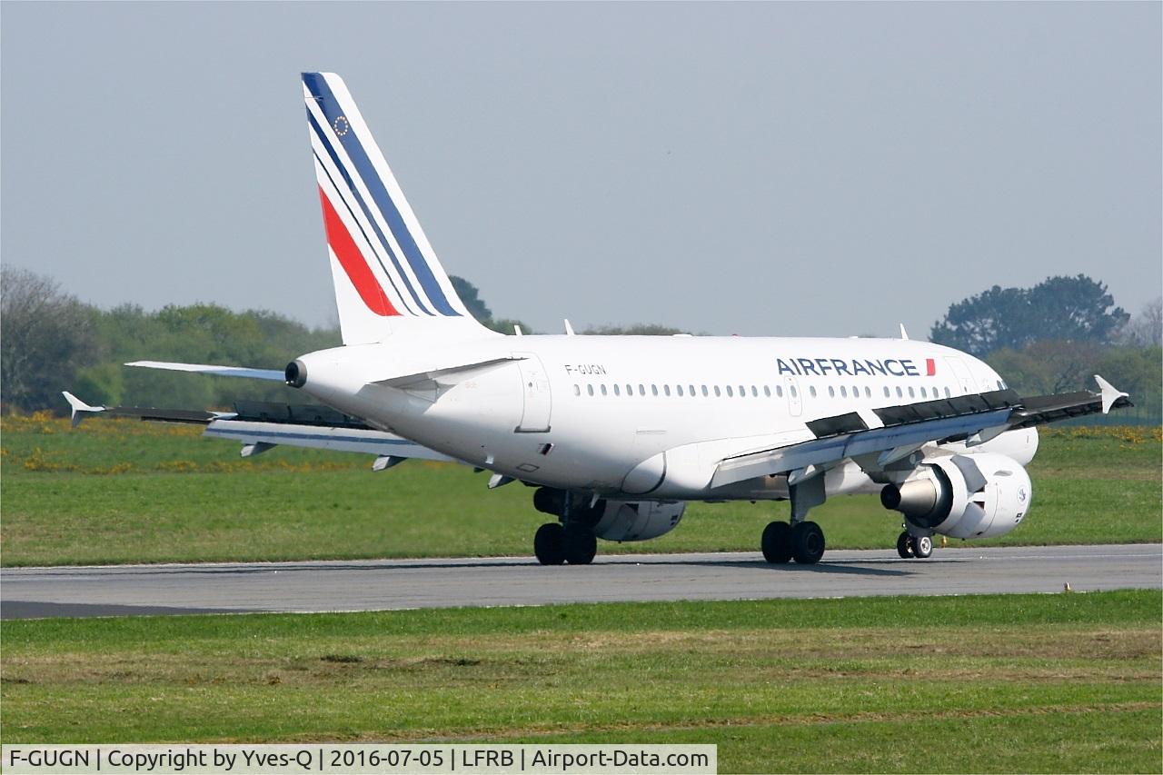 F-GUGN, 2006 Airbus A318-111 C/N 2918, Airbus A318-111, Reverse thrust landing rwy 07R, Brest-Bretagne airport (LFRB-BES)