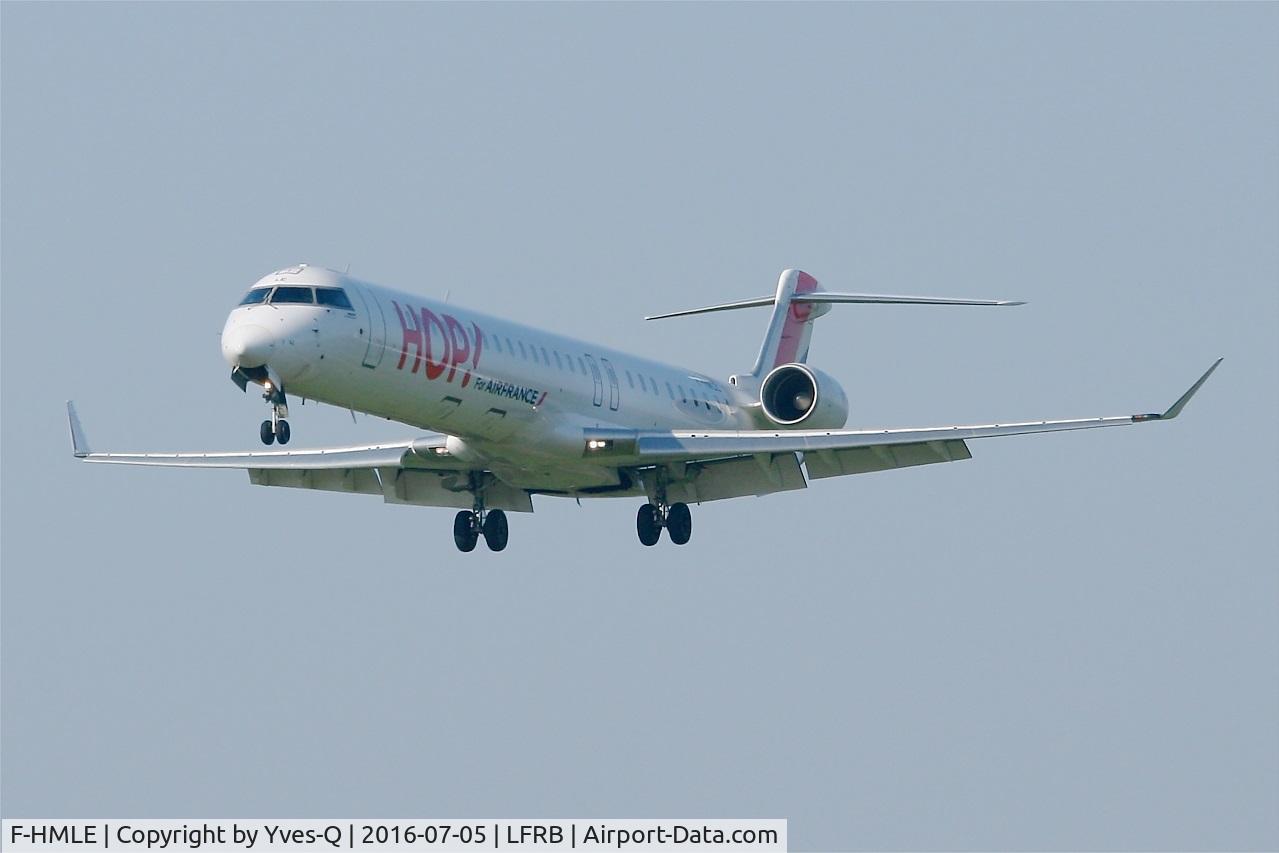 F-HMLE, 2010 Bombardier CRJ-1000EL NG (CL-600-2E25) C/N 19009, Canadair Regional Jet CRJ-1000, Short approach rwy 25L, Brest-Bretagne airport (LFRB-BES)