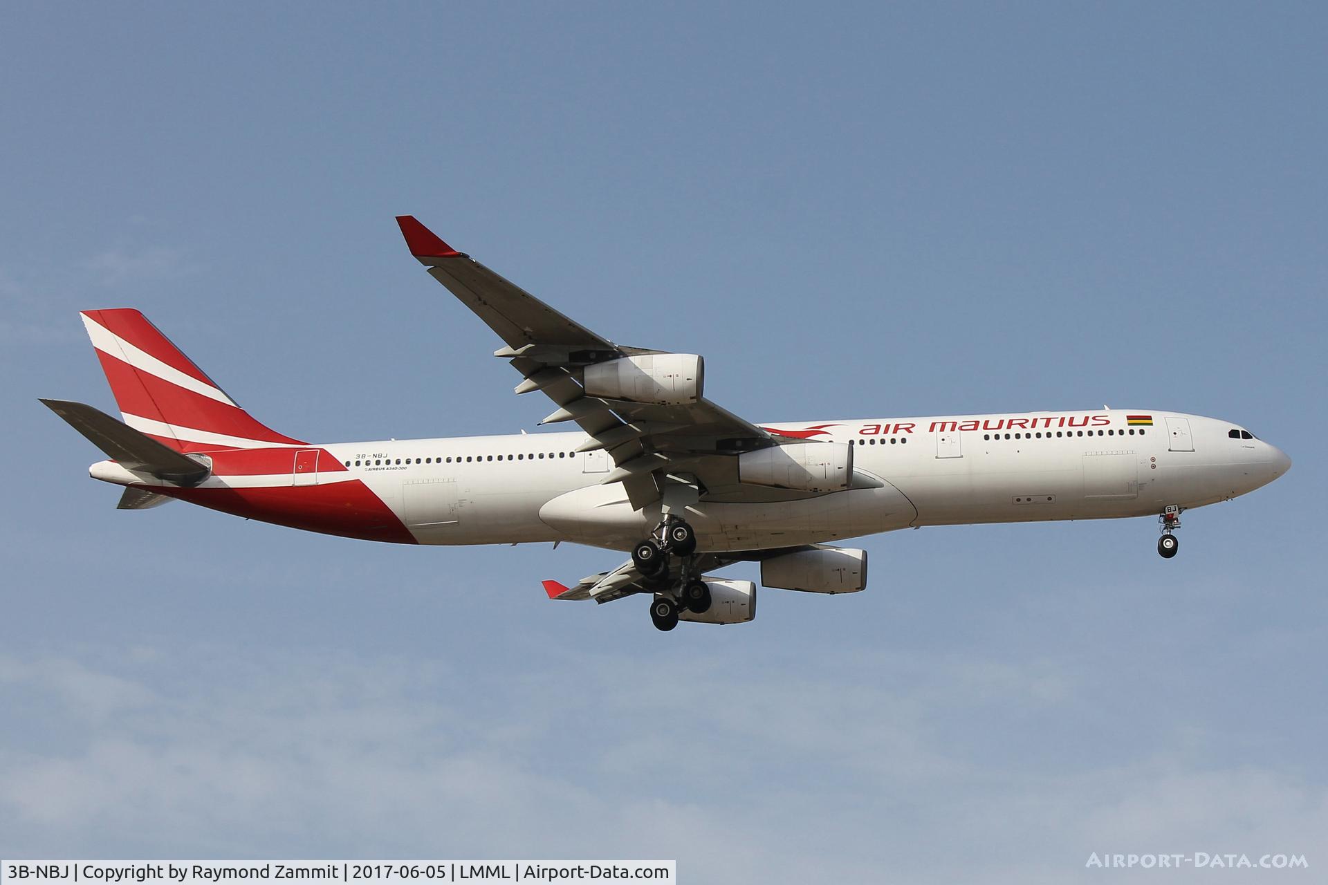 3B-NBJ, 2006 Airbus A340-313E C/N 800, A340 3B-NBJ Air Maritius