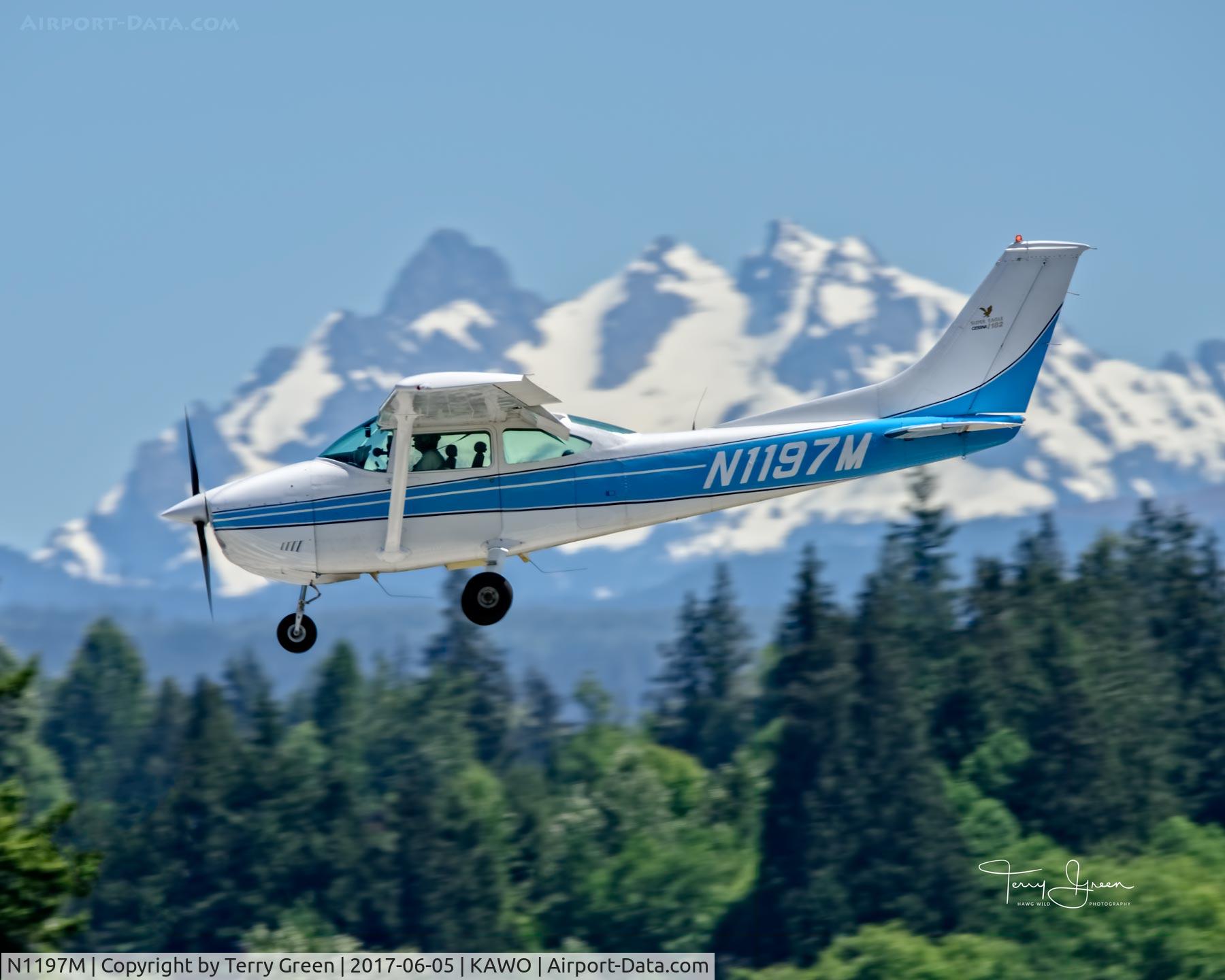 N1197M, 1975 Cessna 182P Skylane C/N 18264241, KAWO