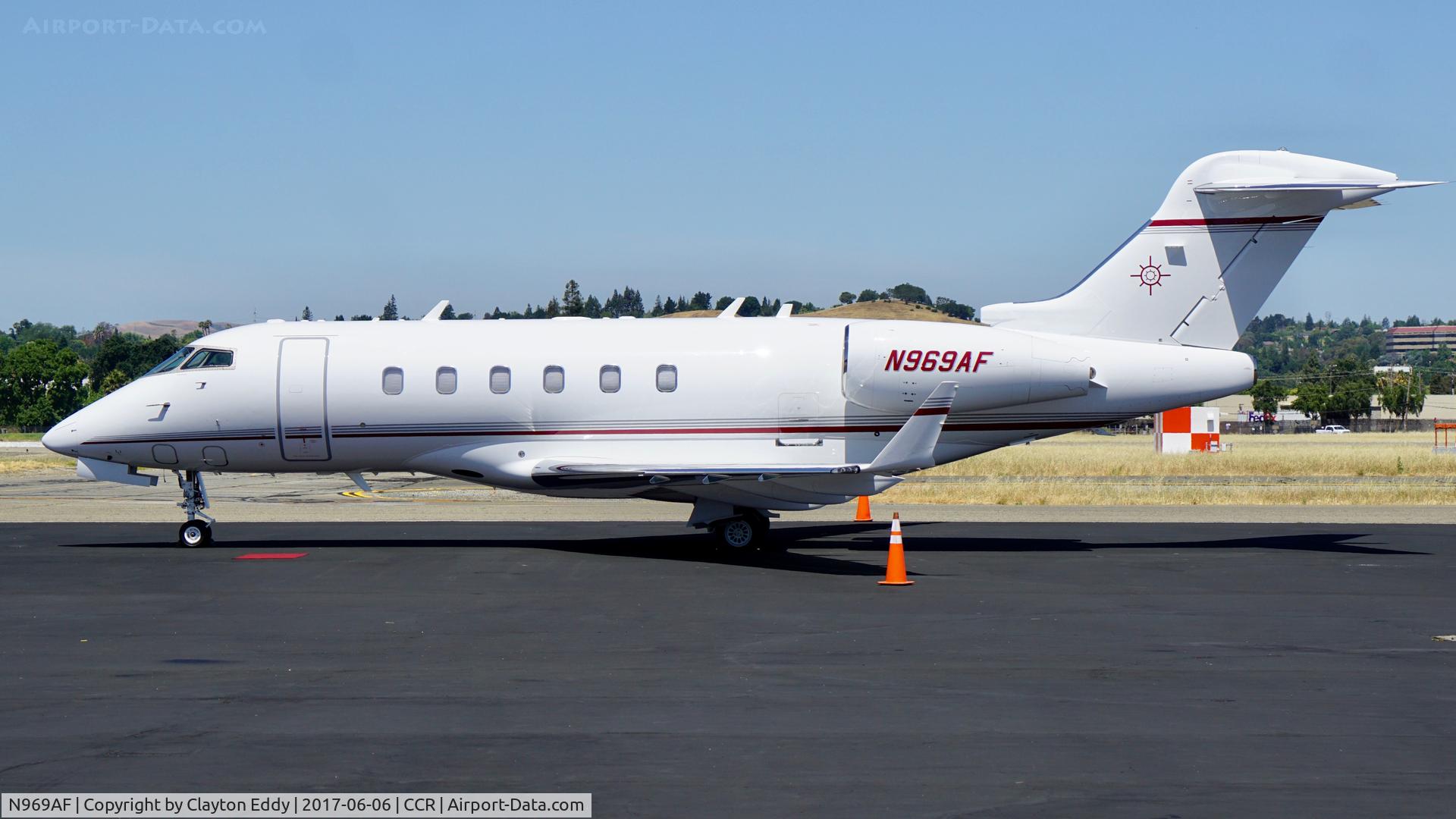 N969AF, 2013 Bombardier Challenger 300 (BD-100-1A10) C/N 20392, Buchanan Field Concord California. 2017.