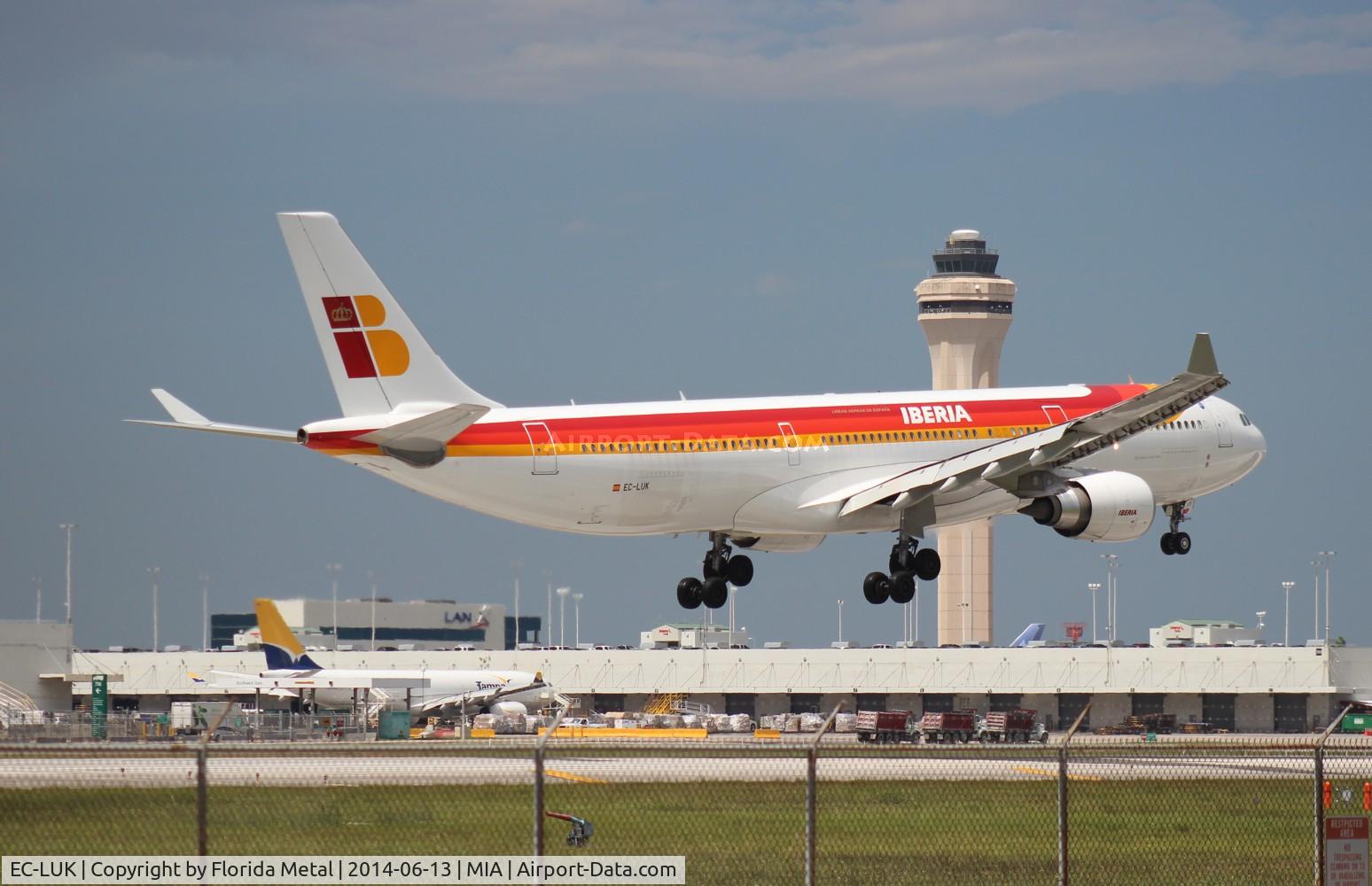 EC-LUK, 2012 Airbus A330-302 C/N 1385, Iberia
