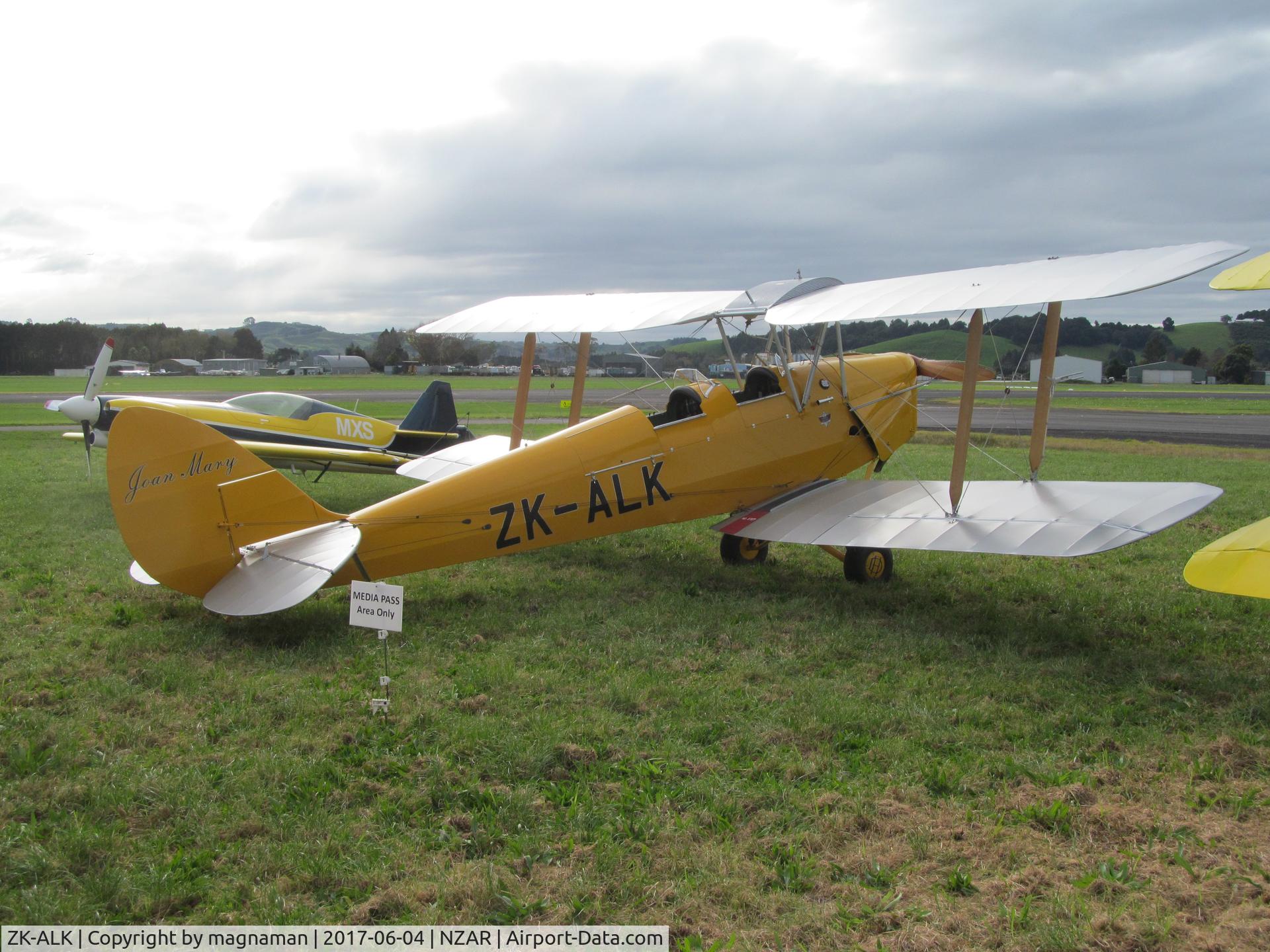 ZK-ALK, 1939 De Havilland DH-82A Tiger Moth II C/N 3795, nice old moth