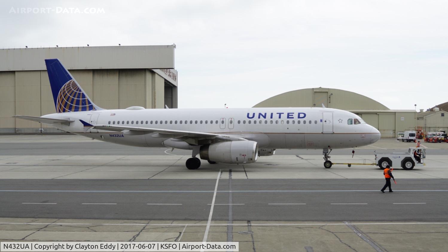 N432UA, 1996 Airbus A320-232 C/N 587, SFO 2017