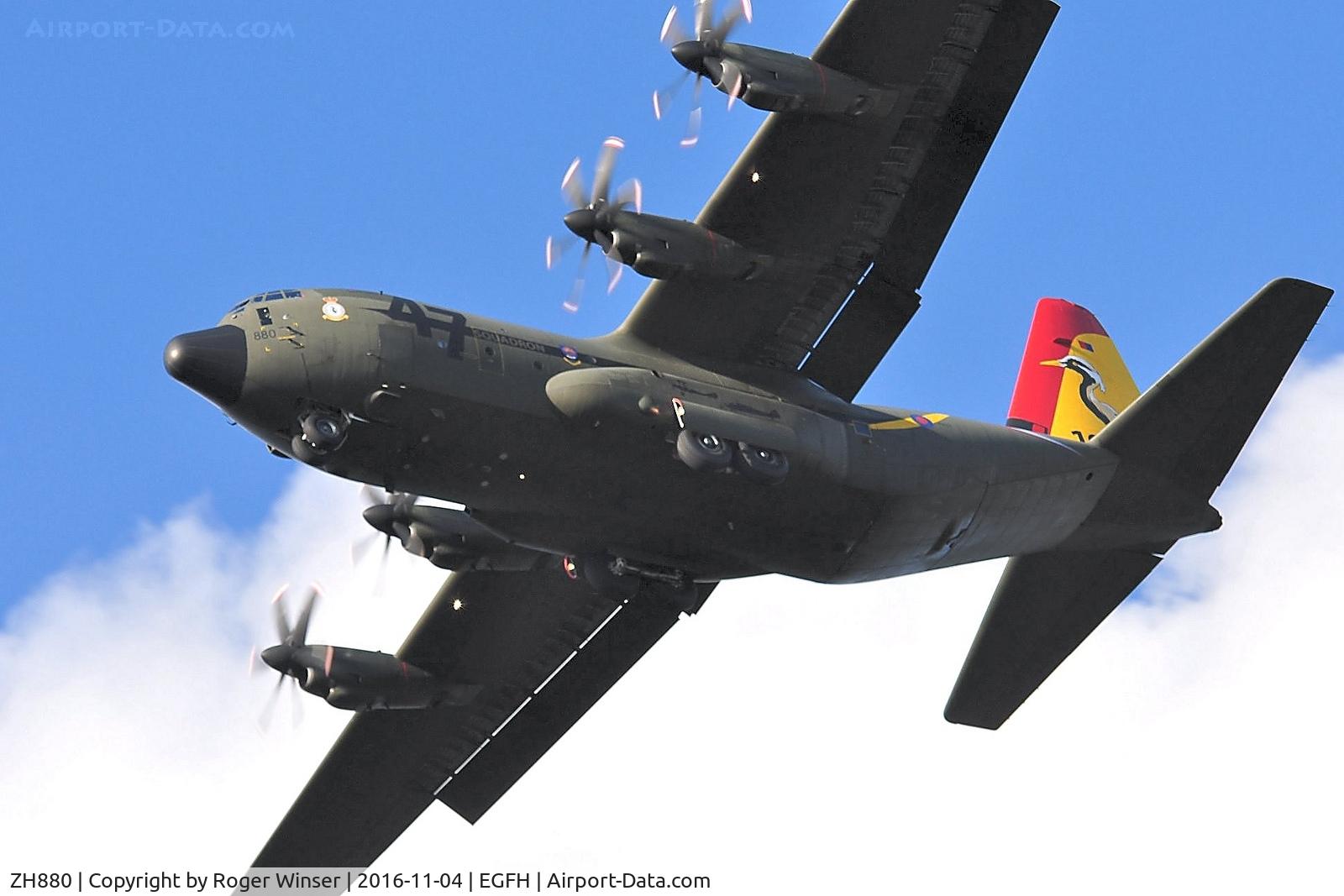 ZH880, 1999 Lockheed Martin C-130J Hercules C.5 C/N 382-5478, RAF Hercules C-5 aircraft approaching Runway 22.