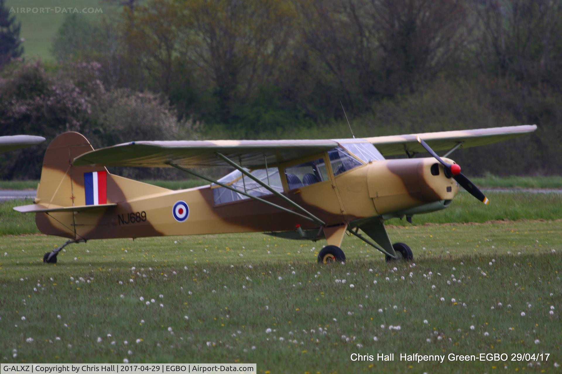 G-ALXZ, 1944 Taylorcraft Auster Mk.5/150 C/N 1082, at the Radial & Trainer fly-in