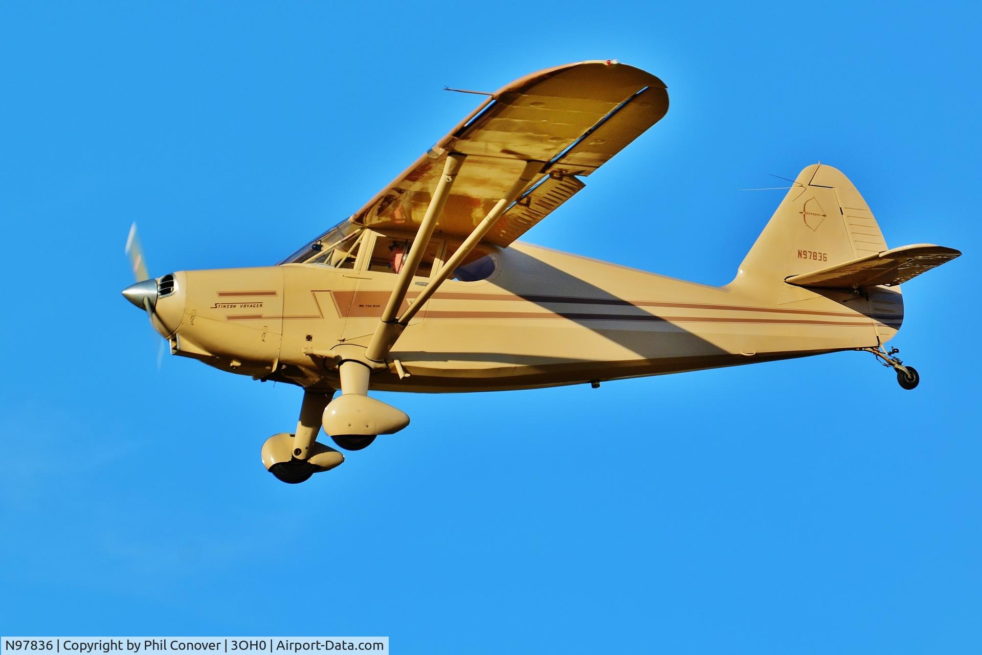 N97836, 1946 Stinson 108-1 Voyager C/N 108-836, Landing at 3OH0