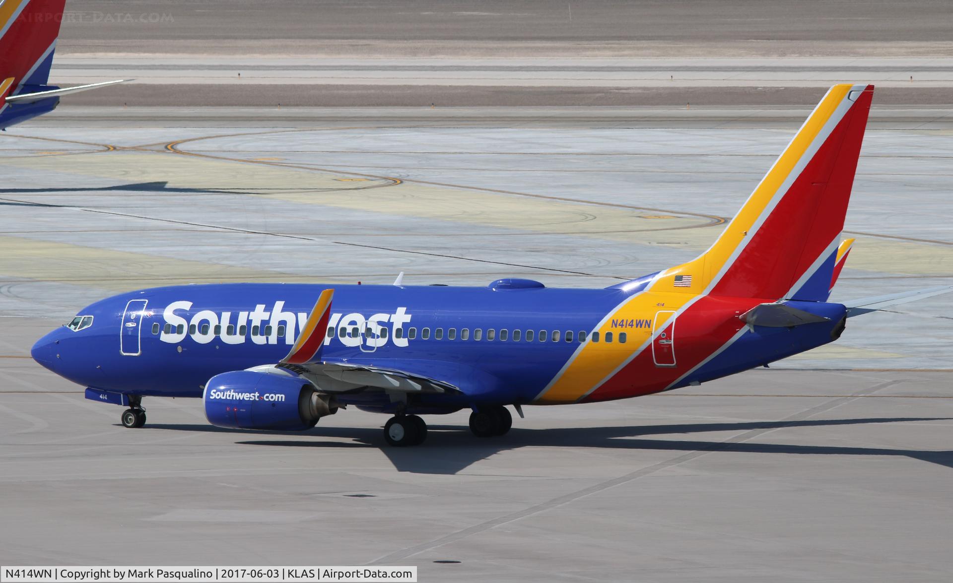 N414WN, 2001 Boeing 737-7H4 C/N 29820, Boeing 737-700