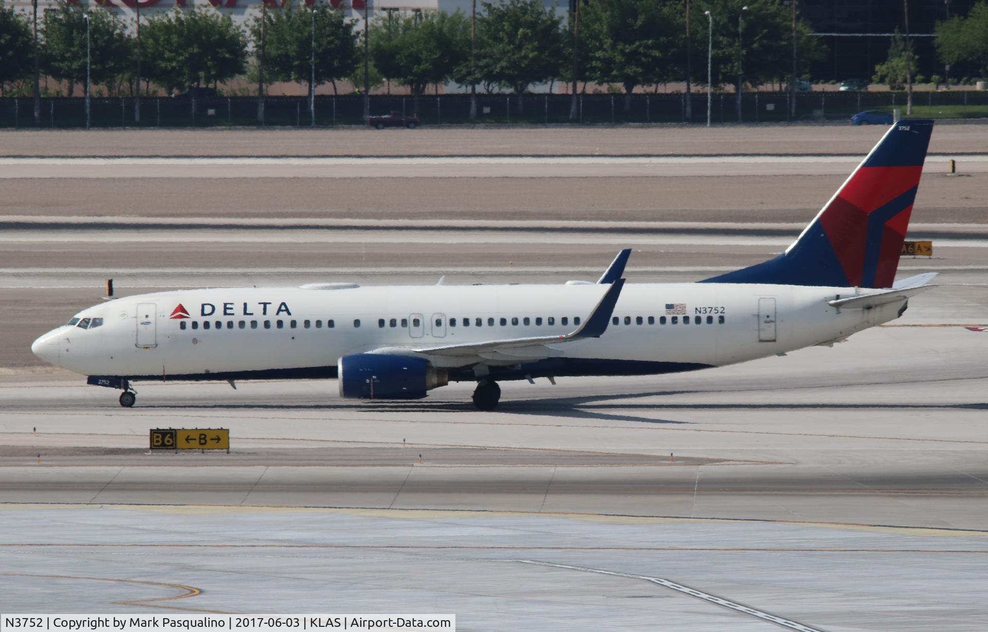 N3752, 2001 Boeing 737-832 C/N 30492, Boeing 737-800