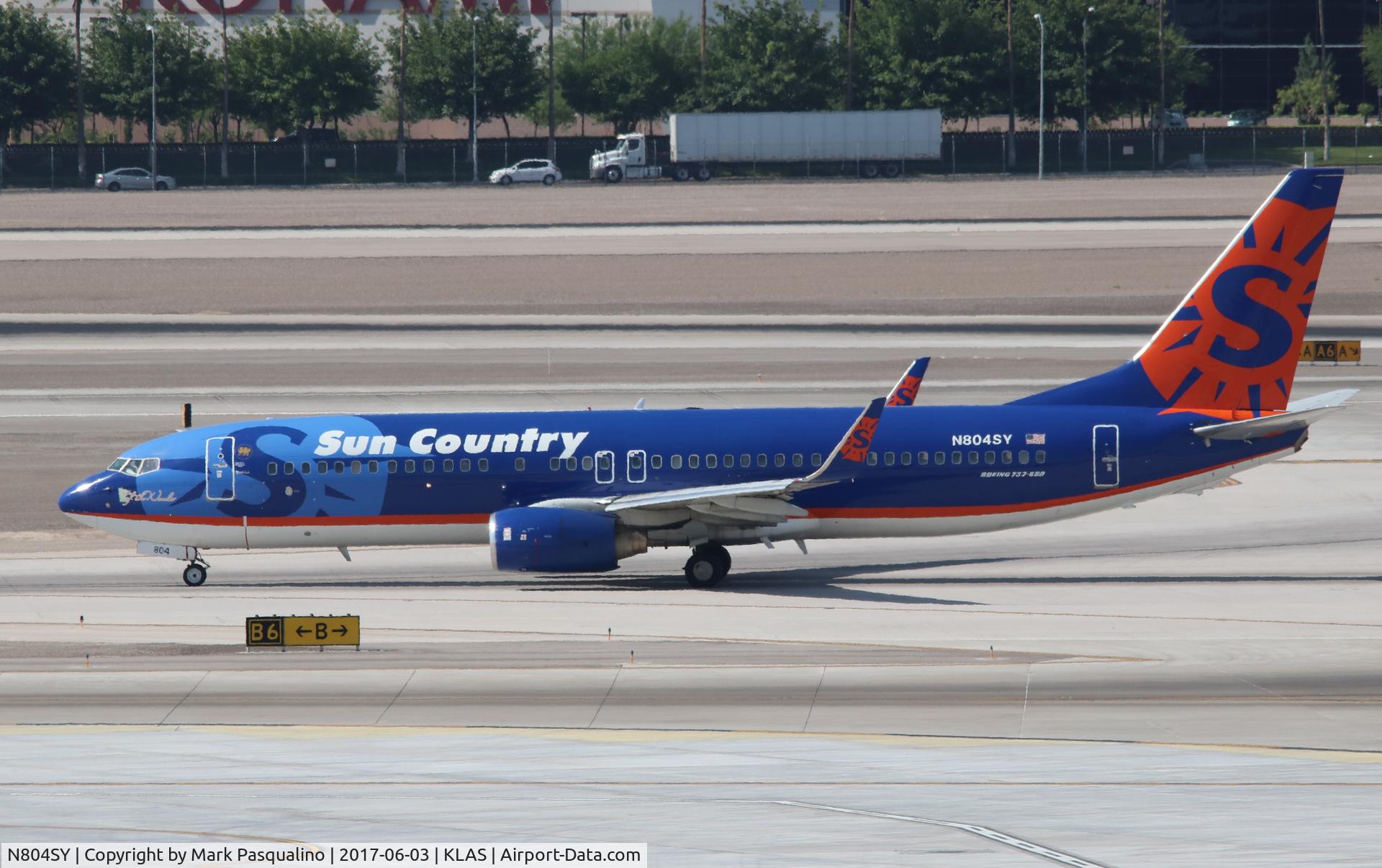 N804SY, 2001 Boeing 737-8Q8 C/N 30689, Boeing 737-800