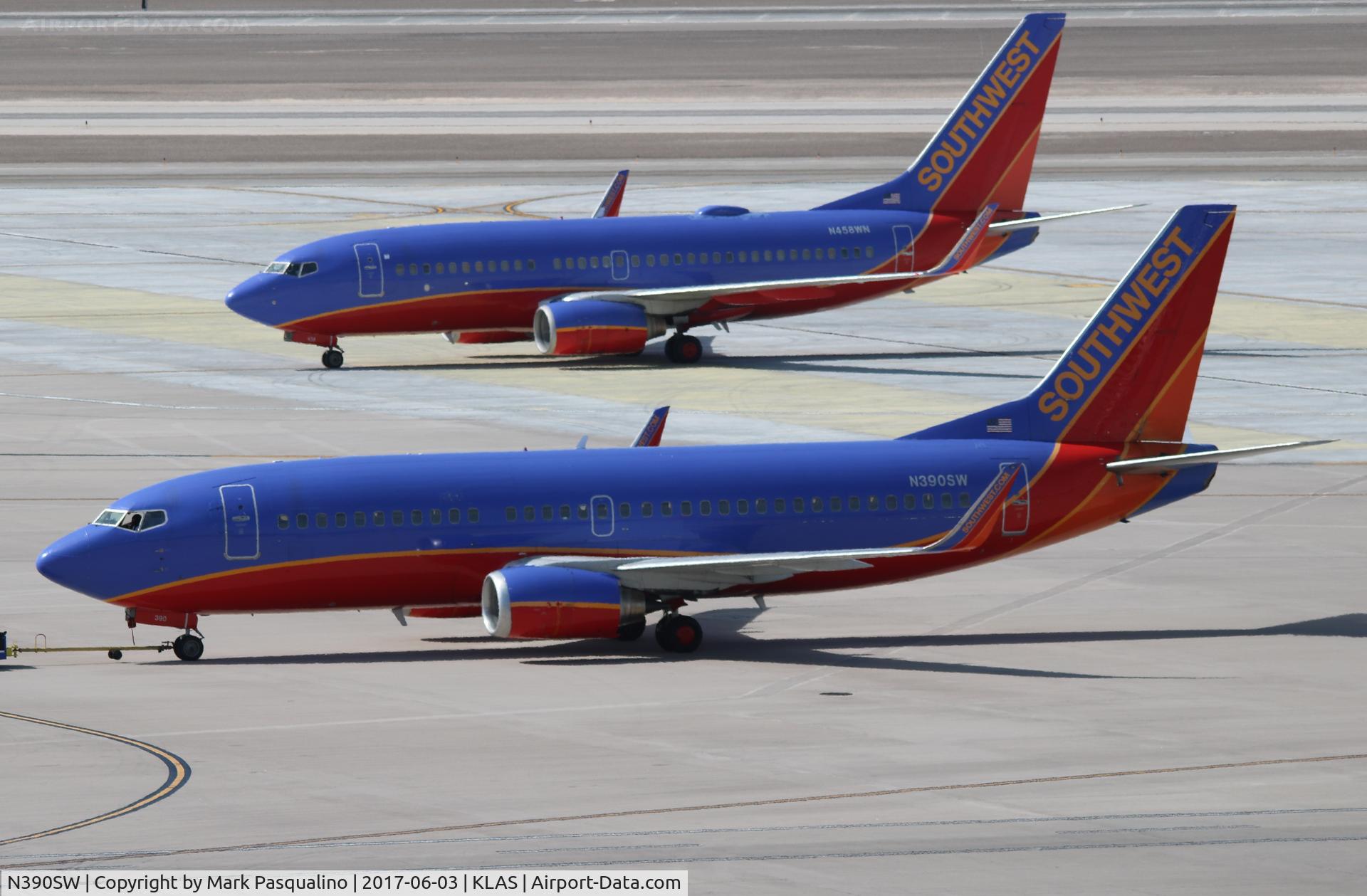 N390SW, 1994 Boeing 737-3H4 C/N 26593, Boeing 737-300