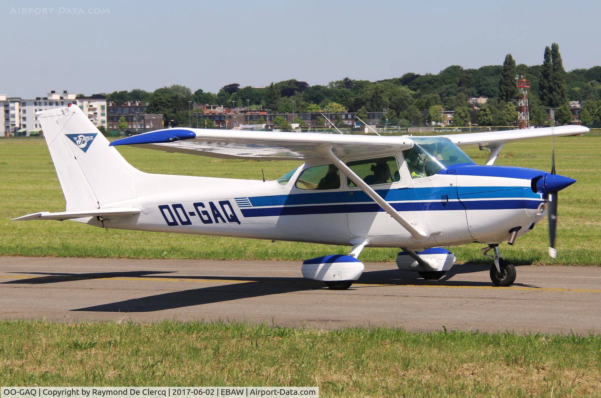 OO-GAQ, Cessna 172N C/N 17268074, Taxiing to rwy 29.
