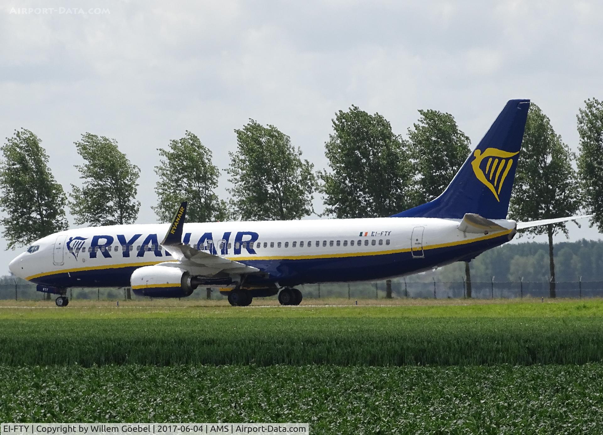 EI-FTY, 2017 Boeing 737-8AS C/N 44772, Taxi to te gate on Amsterdam Schiphol Airport