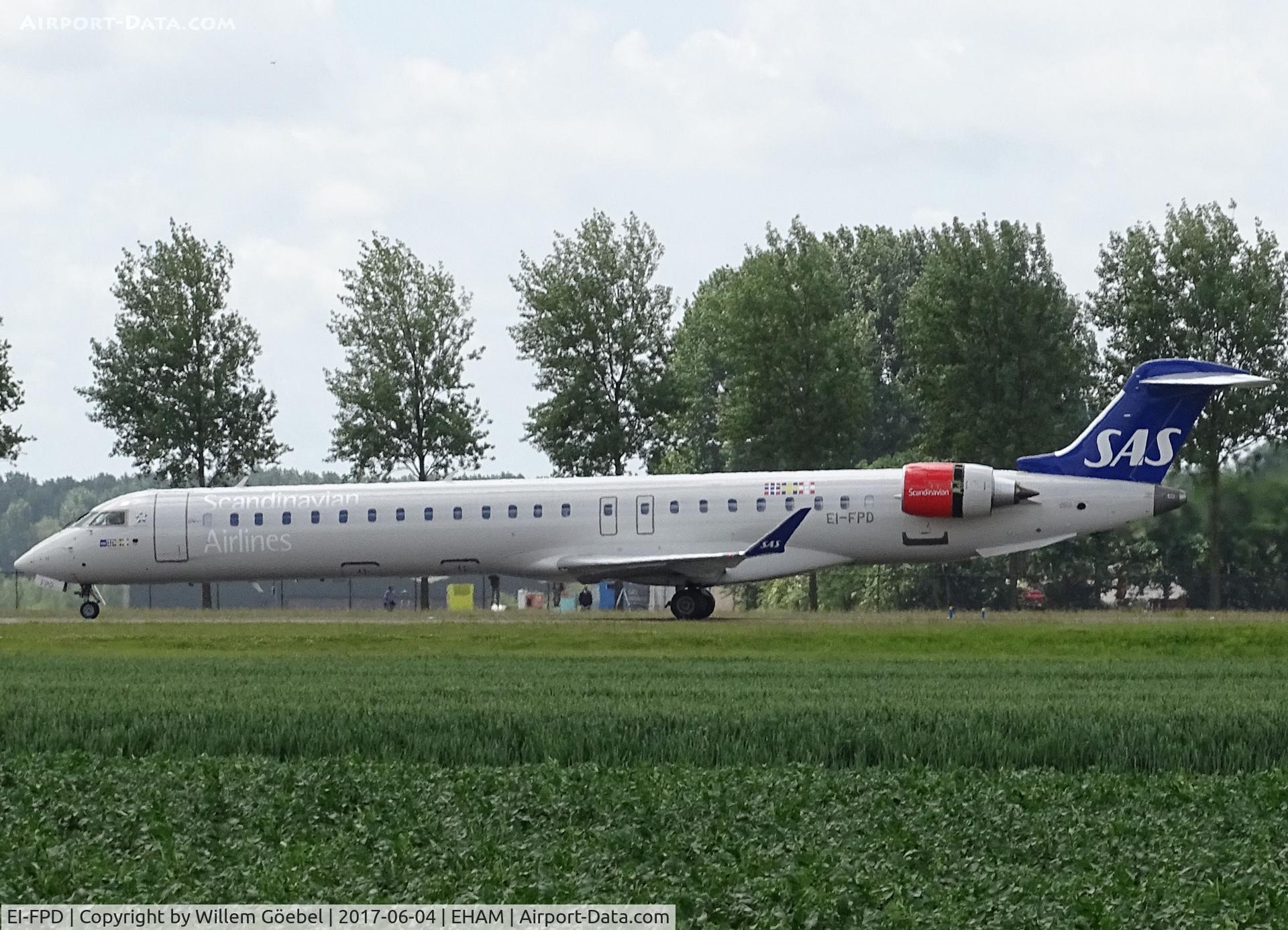 EI-FPD, 2016 Bombardier CRJ-900LR (CL-600-2D24) C/N 15401, Taxi to te gate on Amsterdam Schiphol Airport