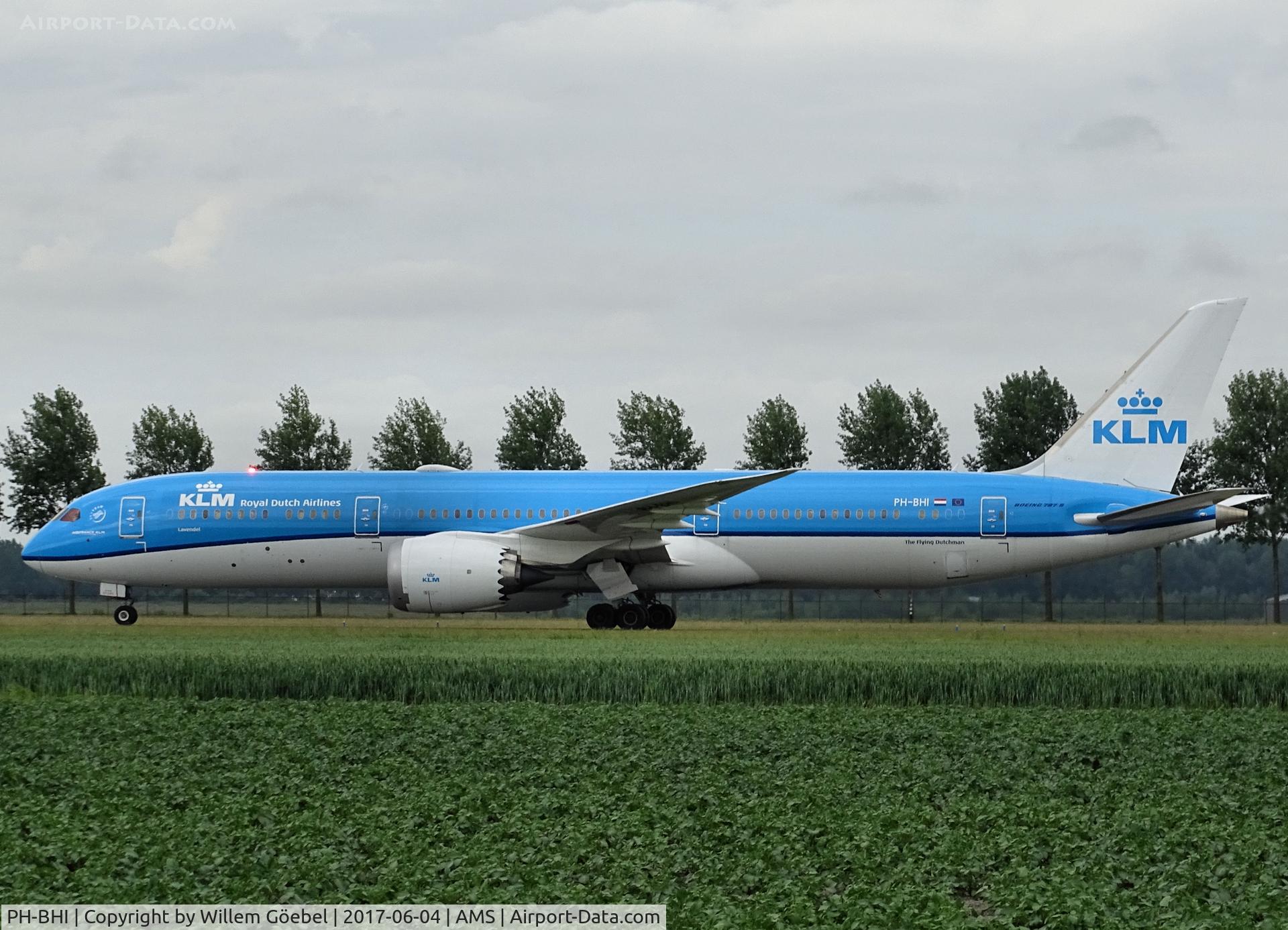 PH-BHI, 2016 Boeing 787-9 Dreamliner C/N 38755, Taxi to te gate on Amsterdam Schiphol Airport