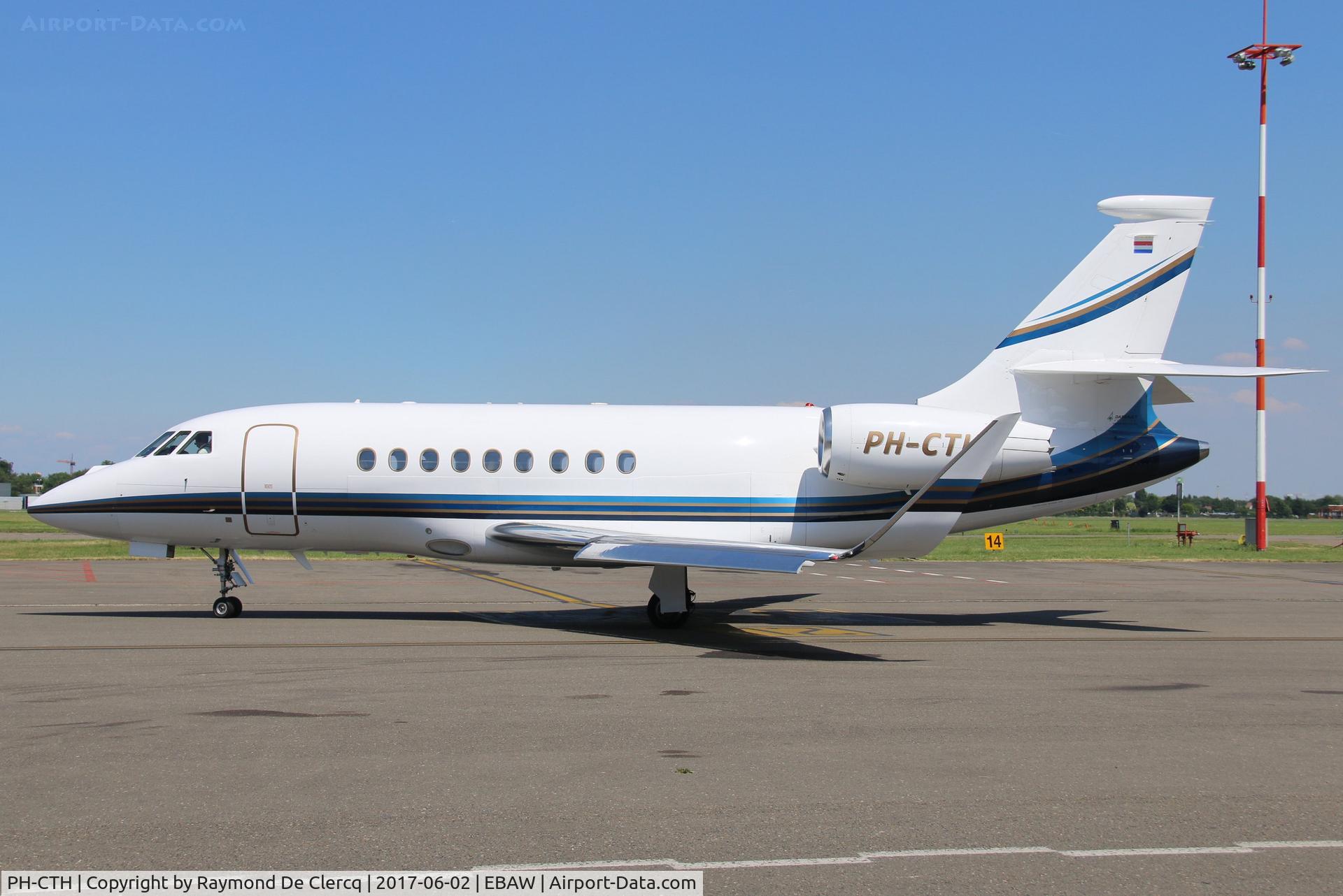 PH-CTH, 2011 Dassault Falcon 2000LX C/N 194, At Antwerp.