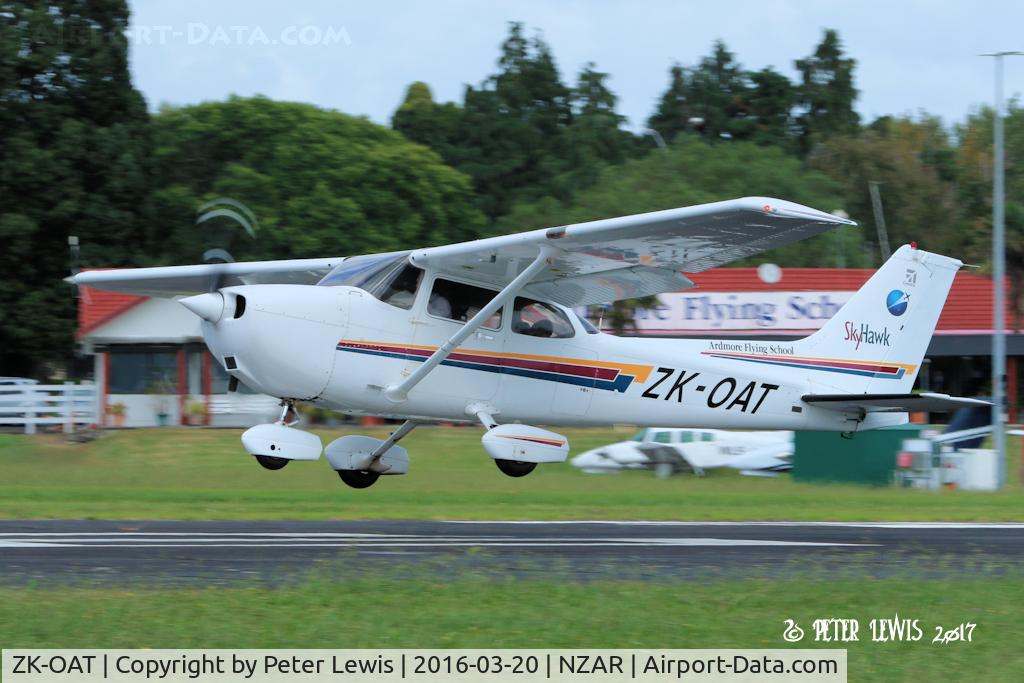 ZK-OAT, Cessna 172R C/N 17281000, Ardmore Flying School Ltd., Ardmore