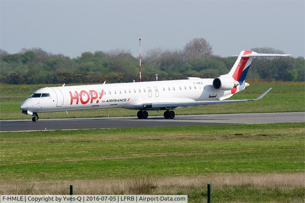 F-HMLE, 2010 Bombardier CRJ-1000EL NG (CL-600-2E25) C/N 19009, Bombardier CRJ-1000EL NG, Taxiing to holding point rwy 07R, Brest-Bretagne airport (LFRB-BES)