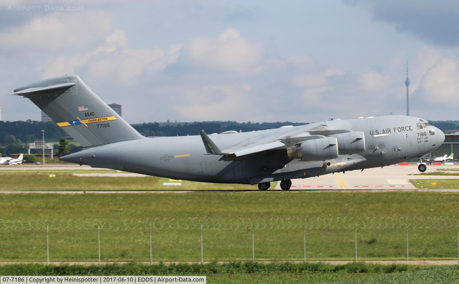 07-7186, 2007 Boeing C-17A Globemaster III C/N P-186, 07-7186 at Stuttgart Airport.