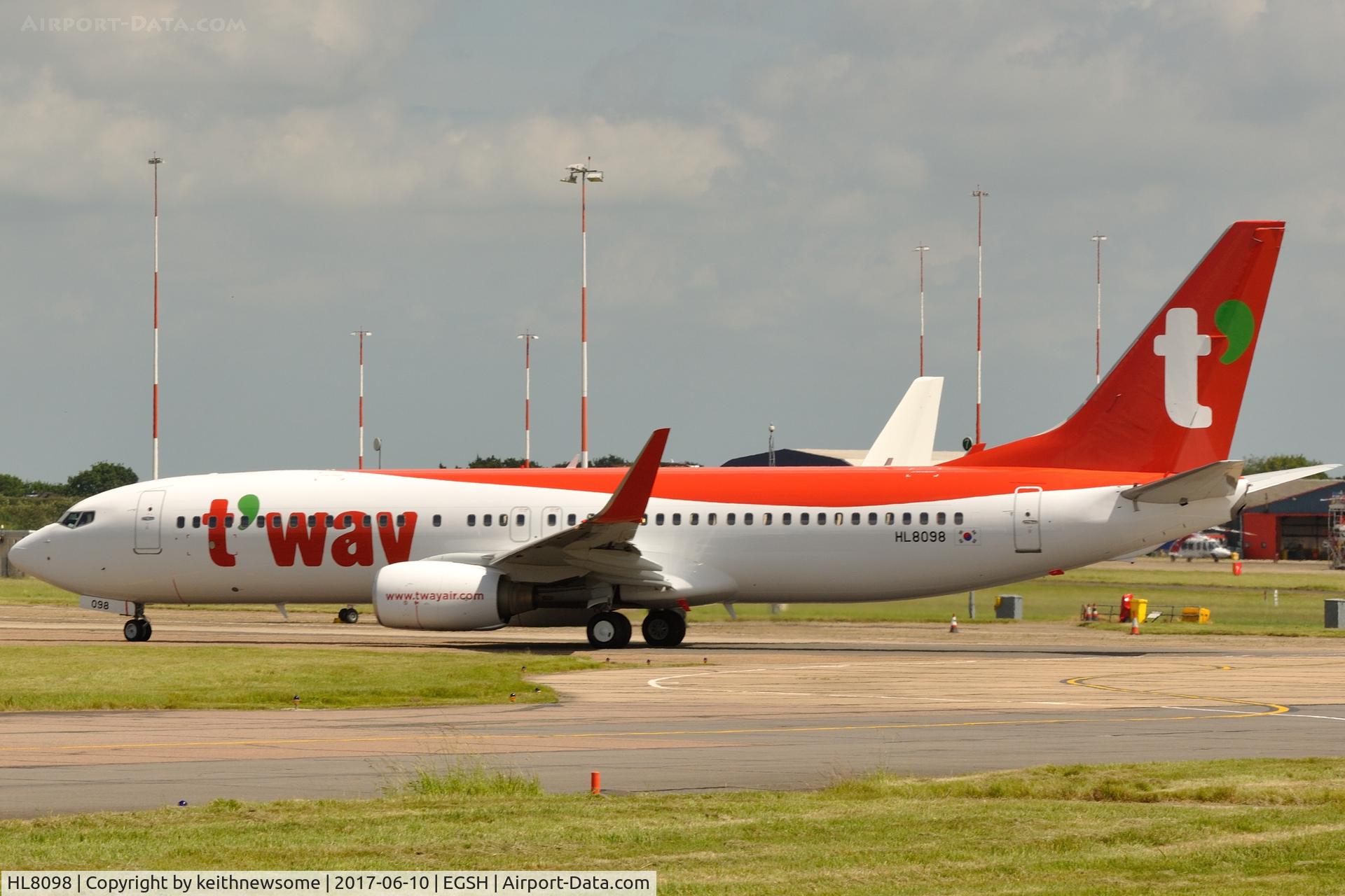 HL8098, 2009 Boeing 737-8KN C/N 40234, Formerly A6-FDD taxying to runway.