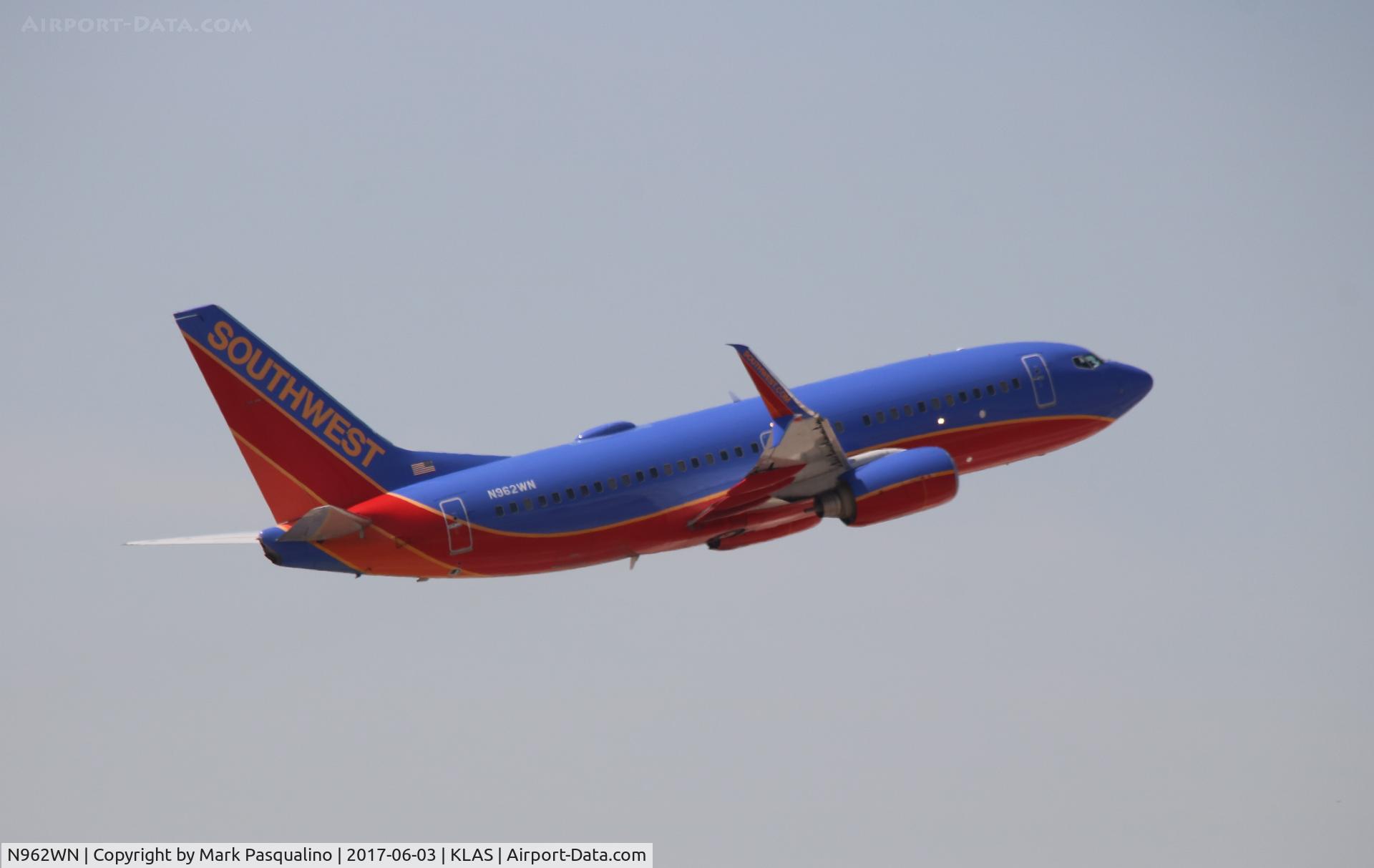 N962WN, 2011 Boeing 737-7H4 C/N 36963, Boeing 737-700