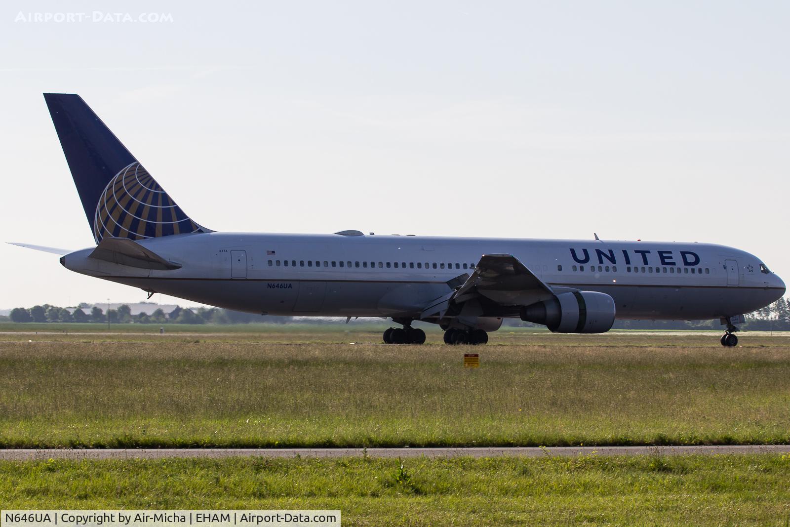 N646UA, 1992 Boeing 767-322/ER C/N 25283, United Airlines