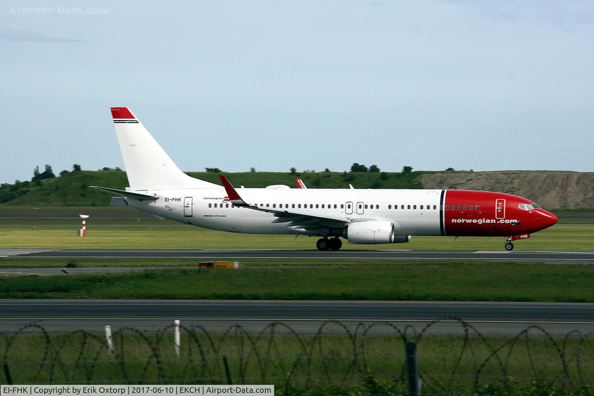 EI-FHK, 2015 Boeing 737-8JP C/N 41140, EI-FHK taking off rw 22R