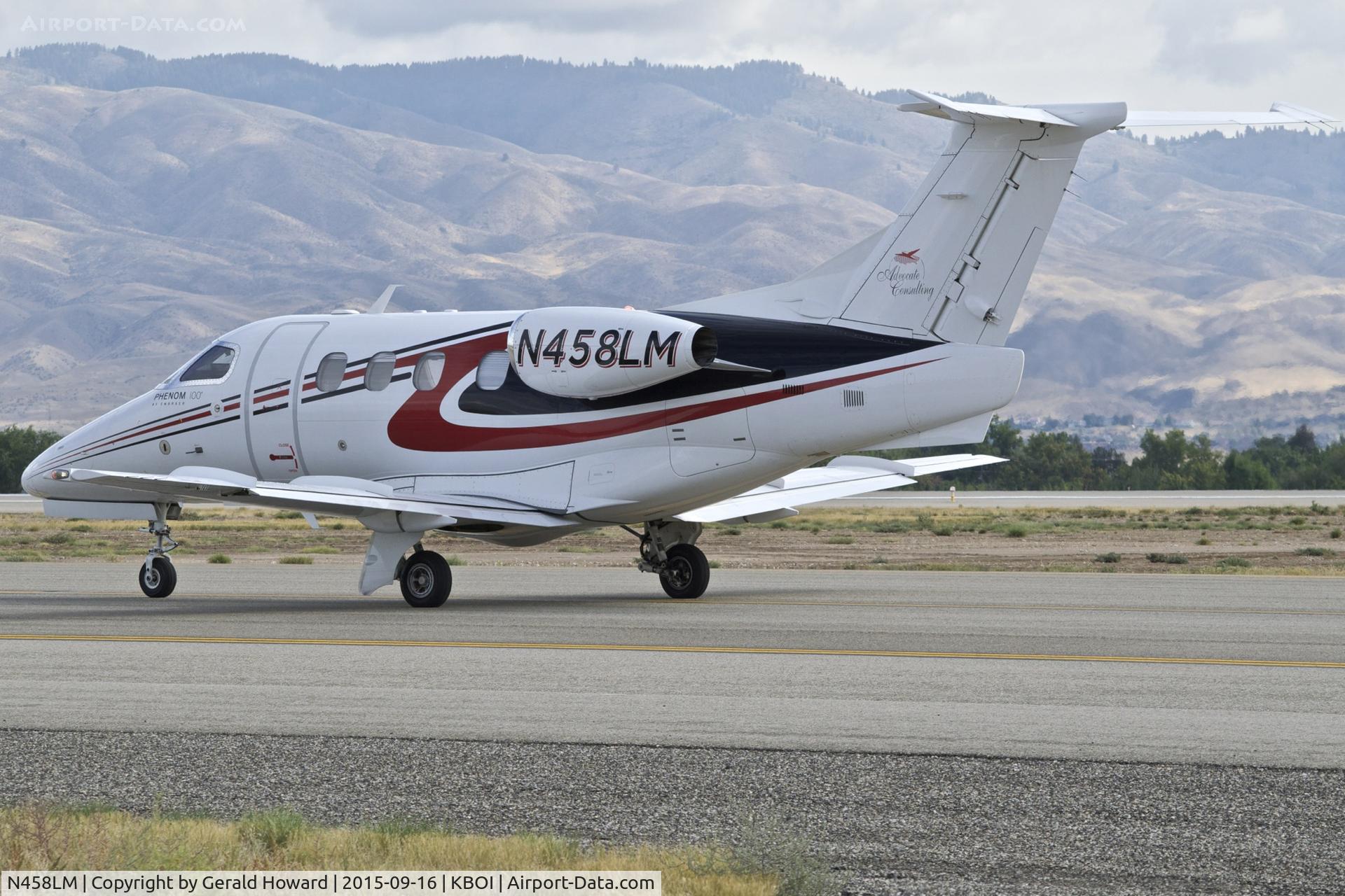 N458LM, 2009 Embraer EMB-500 Phenom 100 C/N 50000019, Ready for RWY 10R.