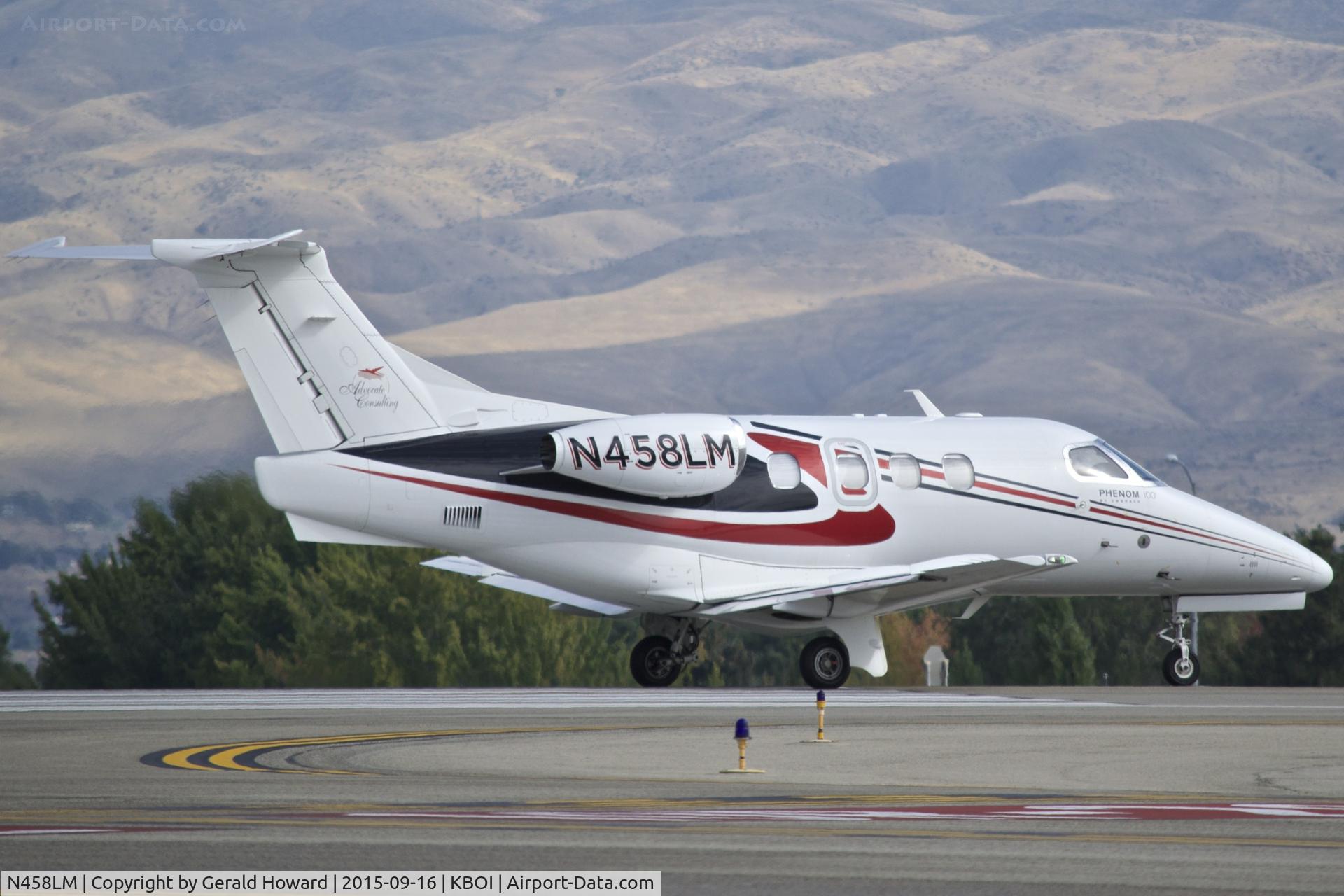 N458LM, 2009 Embraer EMB-500 Phenom 100 C/N 50000019, Starting take off roll on RWY 10R.