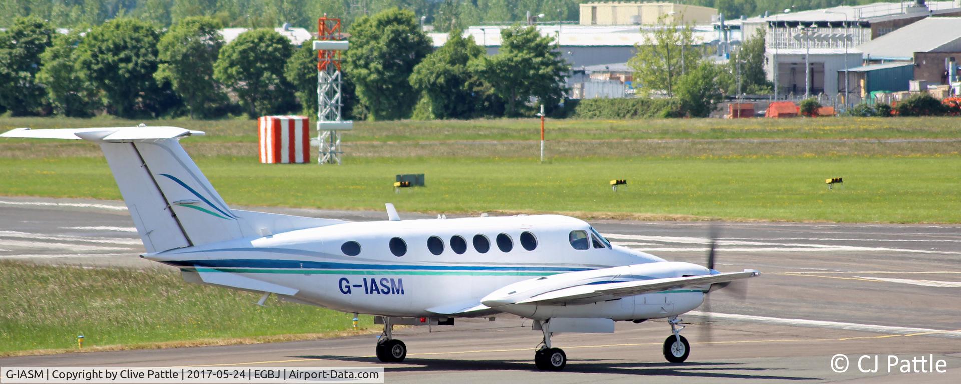 G-IASM, 1979 Beech 200 Super King Air C/N BB-521, In action at Gloucester/Staverton