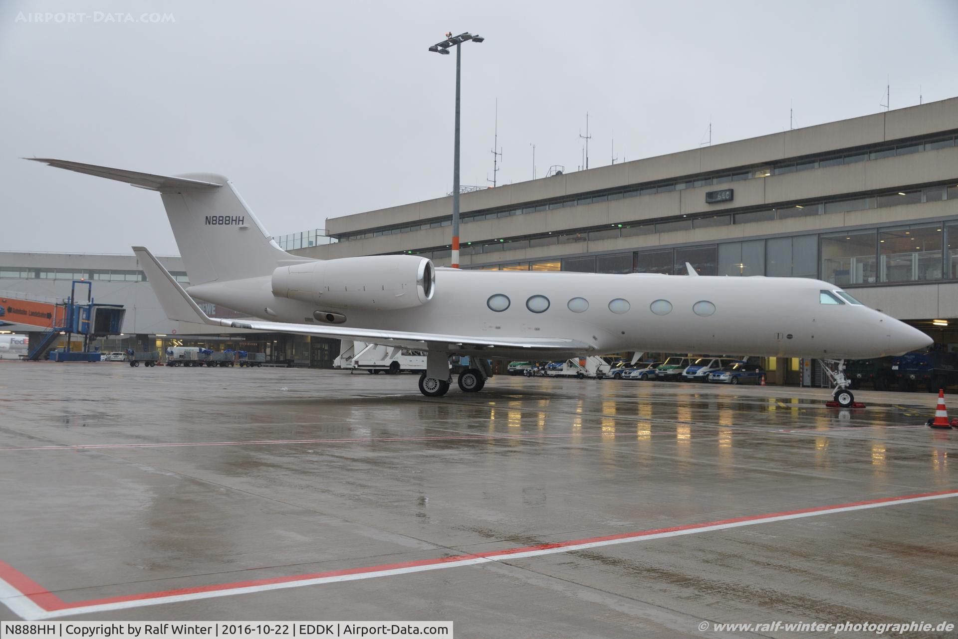 N888HH, 2005 Gulfstream Aerospace GIV-X (G450) C/N 4029, Gulfsteam Aerospace GIV-X G450 - Haworth Transportation Services - 4029 - N888HH - 22.10.2016 - CGN