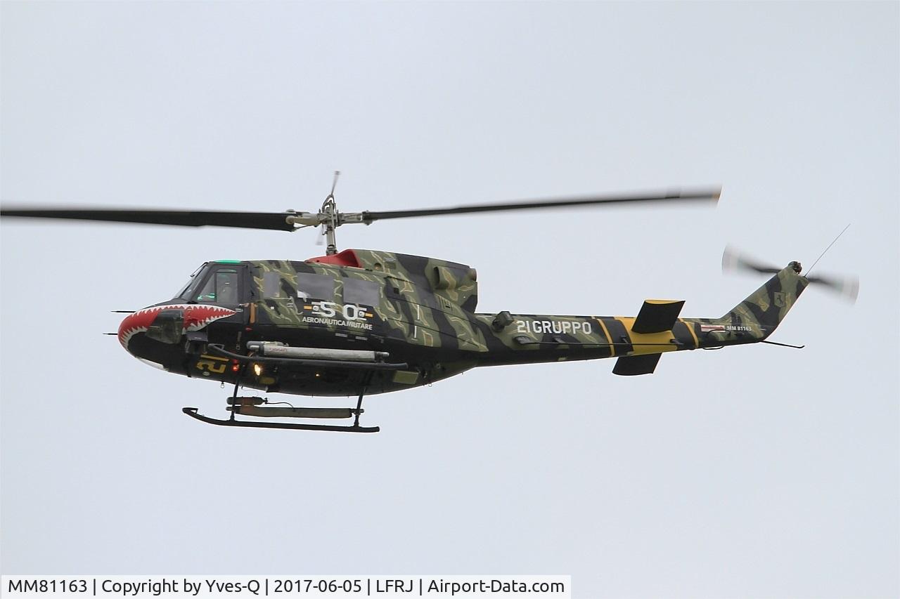 MM81163, Agusta AB-212 C/N 5820, Agusta AB-212, On final rwy 26, Landivisiau Naval Air Base (LFRJ) Tiger Meet 2017
