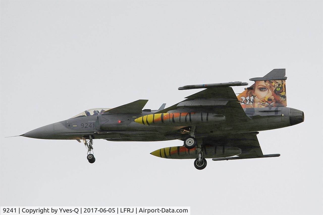 9241, Saab JAS-39C Gripen C/N 39241, Saab JAS-39C Gripen, On final rwy 26, Landivisiau Naval Air Base (LFRJ) Tiger Meet 2017