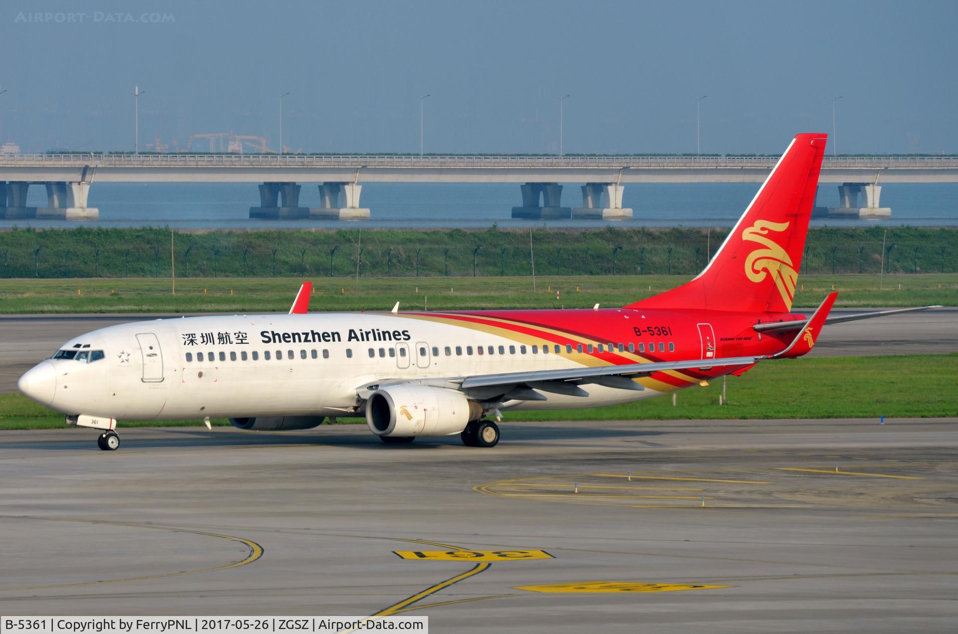 B-5361, 2000 Boeing 737-86J C/N 30063, Shenzhen B738 taxying for departure