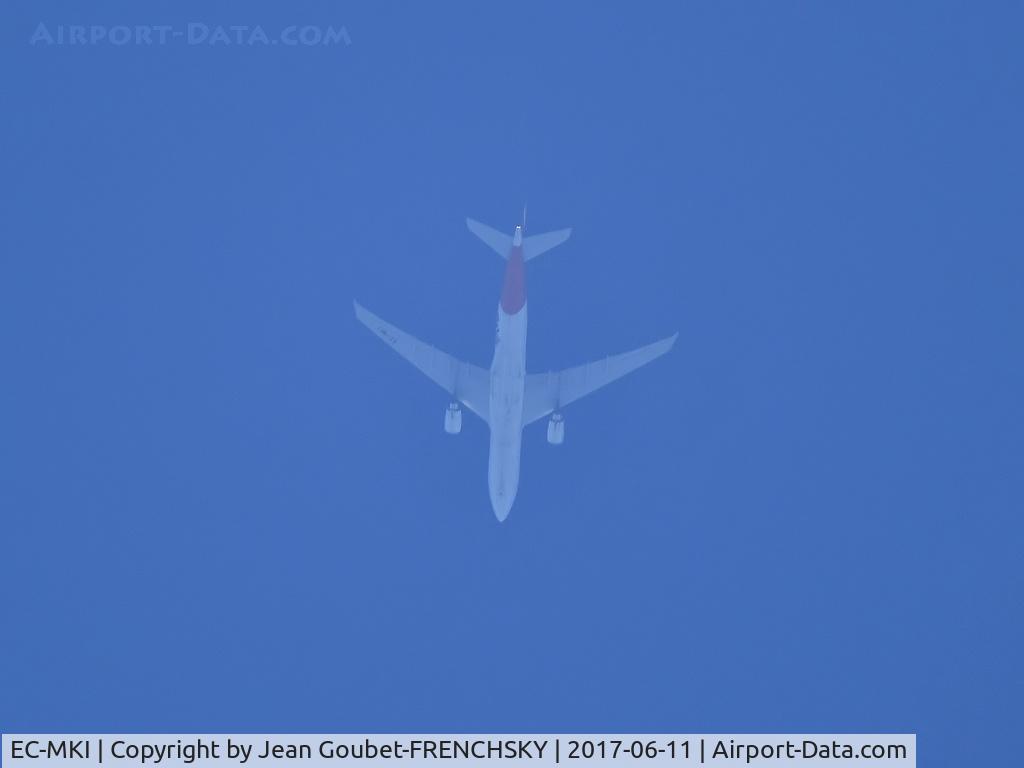 EC-MKI, 2016 Airbus A330-202 C/N 1719, IB6889 /IBE6889 above Bordeaux flight level 340, MADRID to SHANGHAI
