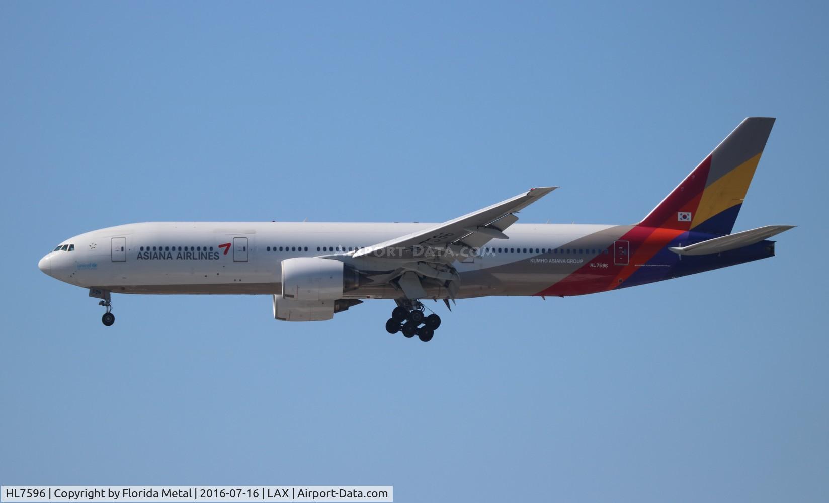 HL7596, 2001 Boeing 777-28E/ER C/N 28681, Asiana