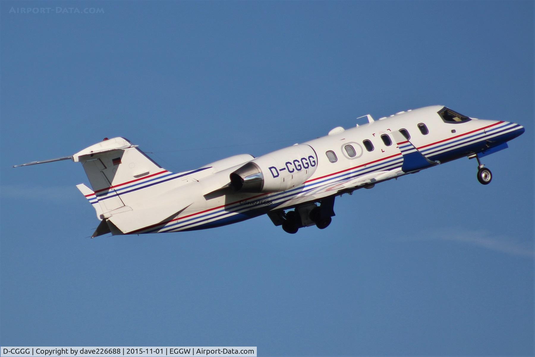 D-CGGG, 2001 Learjet 31A C/N 31A-227, D CGGG taking off from London Luton on runway 08