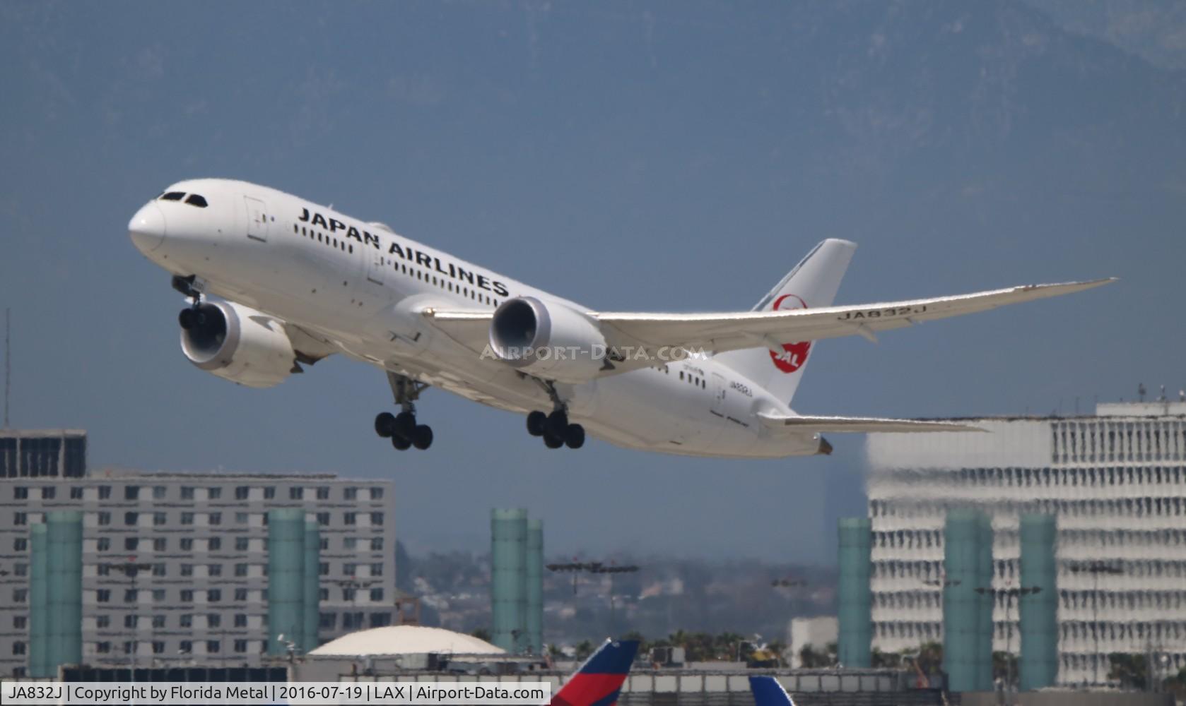 JA832J, 2013 Boeing 787-8 Dreamliner C/N 34844, Japan Airlines