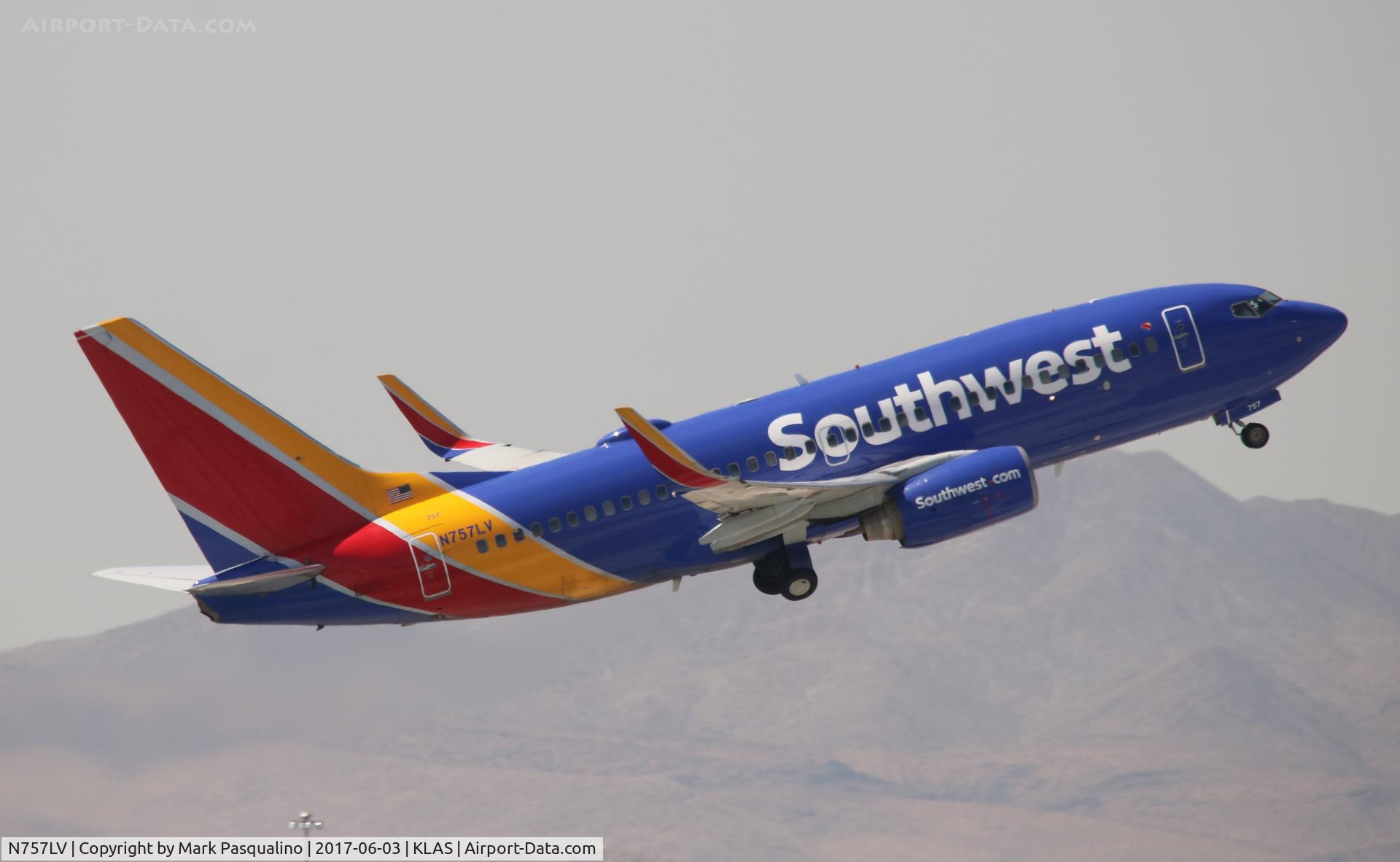N757LV, 1999 Boeing 737-7H4 C/N 29850, Boeing 737-700