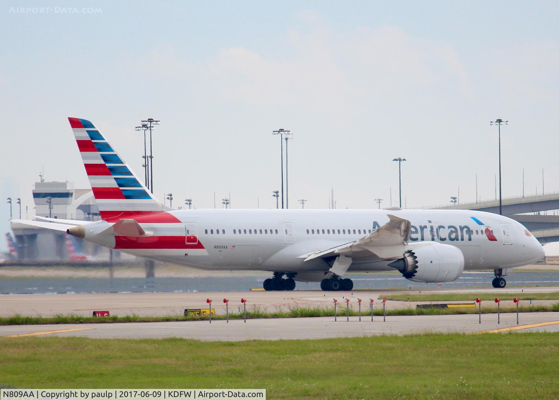 N809AA, 2015 Boeing 787-8 Dreamliner C/N 40627, At DFW. Full thrust taking off.