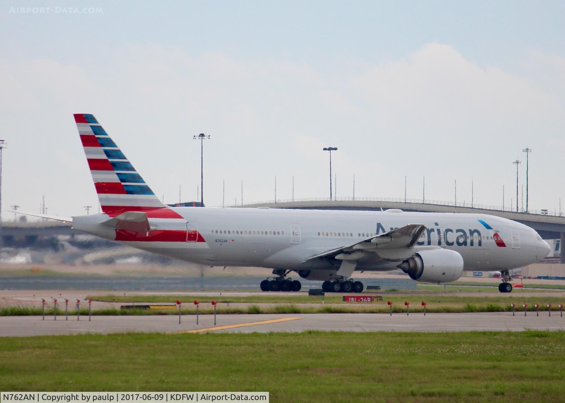 N762AN, 2002 Boeing 777-223 C/N 31479, At DFW.