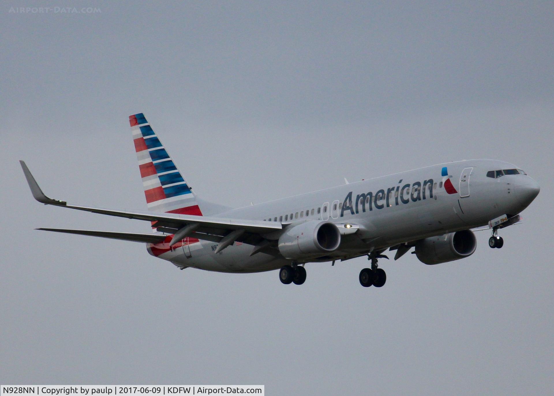 N928NN, 2013 Boeing 737-823 C/N 31172, At DFW.